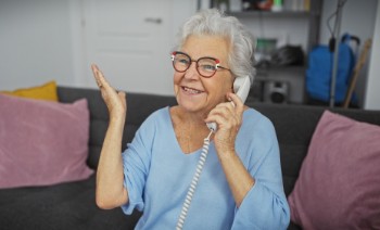 img feature blog Choosing the right community phone system for senior living